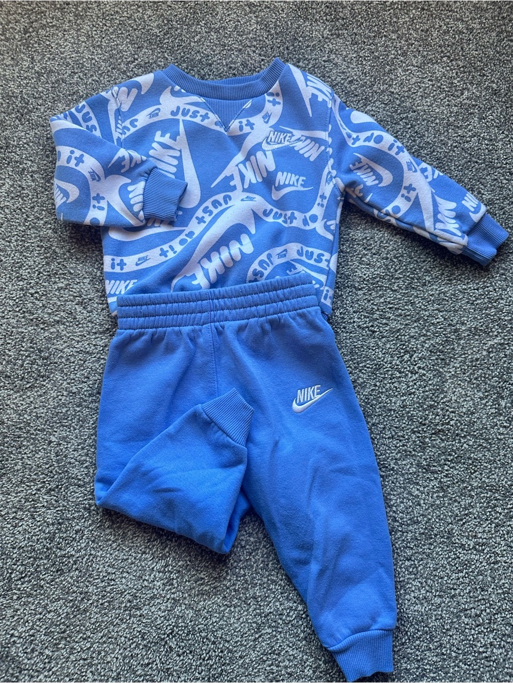 Nike Blue Graphic Sweatshirt and Joggers Set